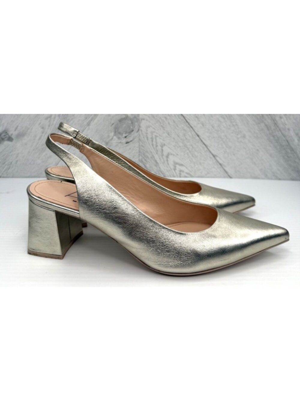 AGL Dodi Slingback Pumps Womens 8.5 Gold Metallic Leather Pointed Block Heel - Picture 3 of 16